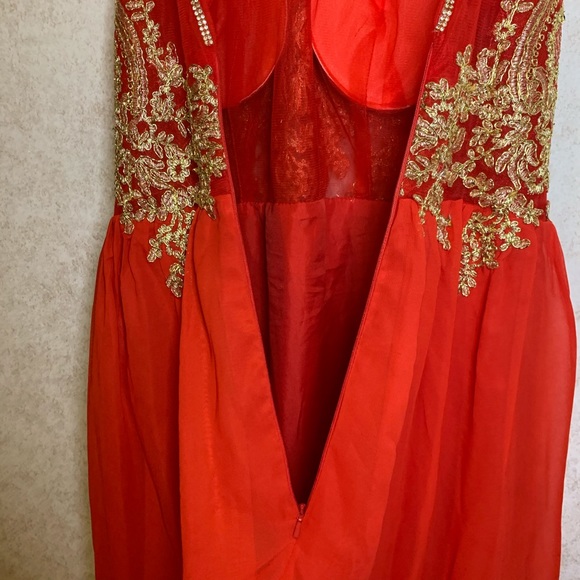 Red and gold long dress - Picture 10 of 12